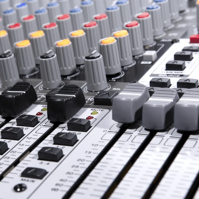 TABLE MIXAGE MULTIMÉDIA 24 CANAUX