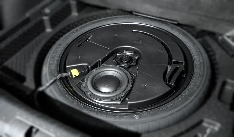 OPTION SUB-101 – Subwoofer Seat/Cupra/VW Beats | Plug & Play