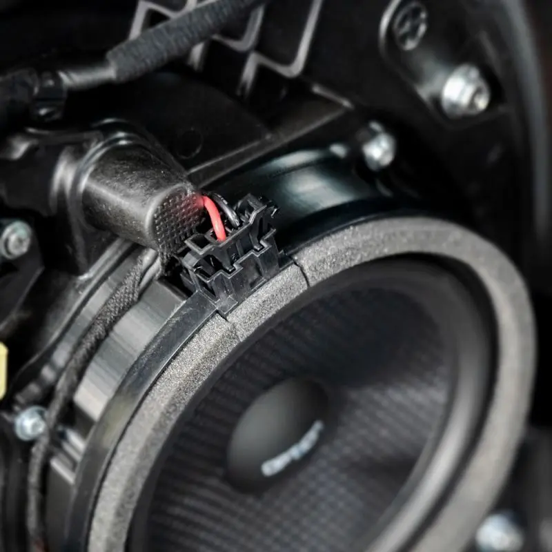 OPTION SET-247 – Système Audio Complet Hyundai i30 PD Facelift (à partir de 2020) – DSP + Subwoofer + Haut-parleurs Avant