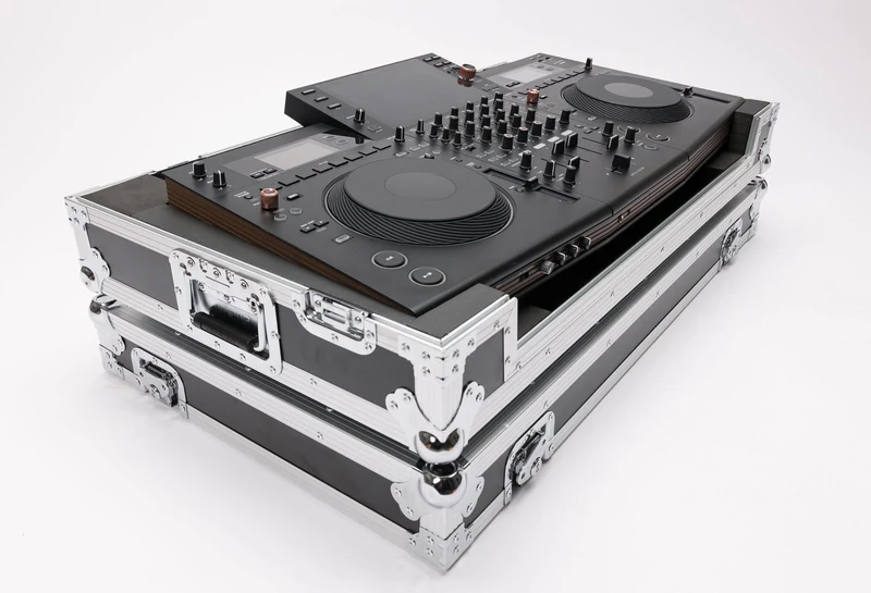 DJ-CONTROLLER CASE OPUS QUAD