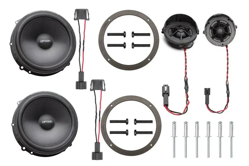 OPTION SET-113 – Seat Leon 5F (sans système audio) | Kit Audio DSP V3 avec Subwoofer et Haut-parleurs Frontaux