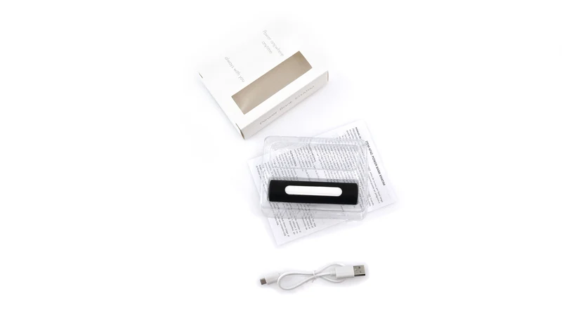 Batterie externe 2200 mAh, sorties usb, entrée micro usb KHATIM