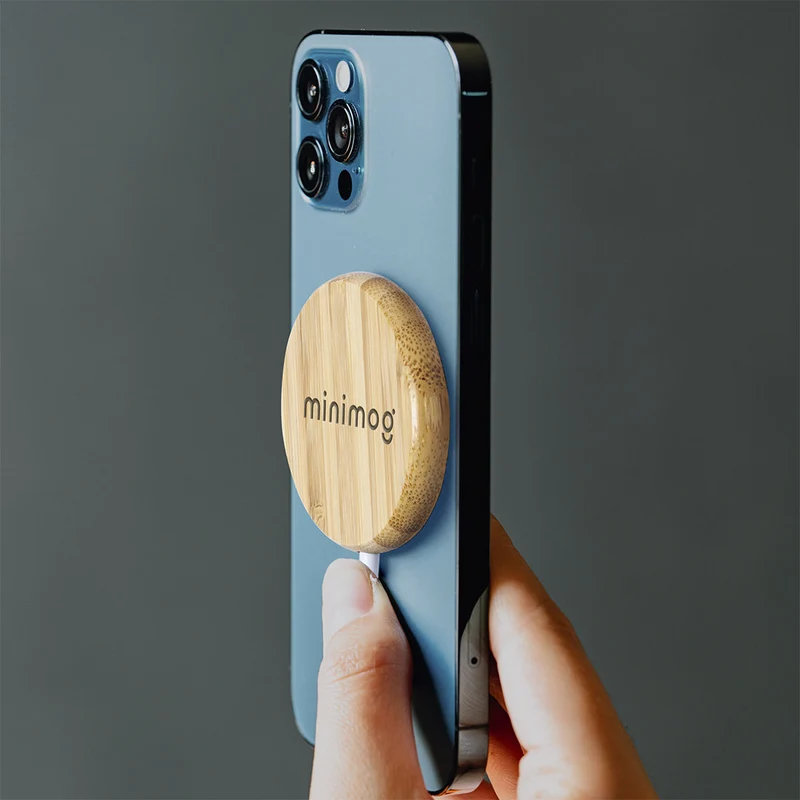 Chargeur magnétique sans fil de 10w en bambou HATAWEY