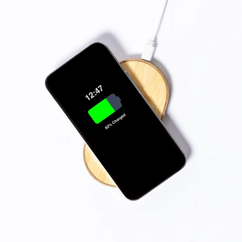 Chargeur sans fil 10w avec base en carton recyclé et surface de charge en bambou TEDEY