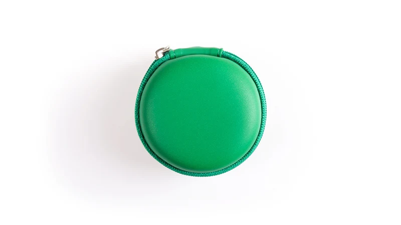 Etui pour clé USB avec fermeture zippée assortie et finition en similicuir souple SHILAY