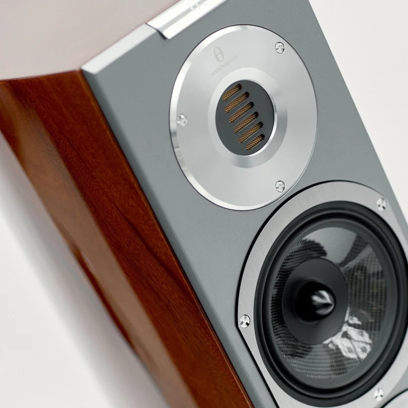Audiovector R5 arreté