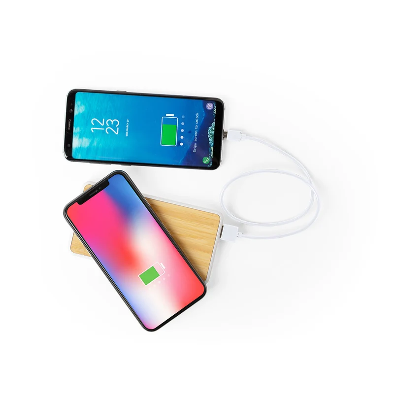 Batterie externe 8000 mAh en bambou et abs DICKENS