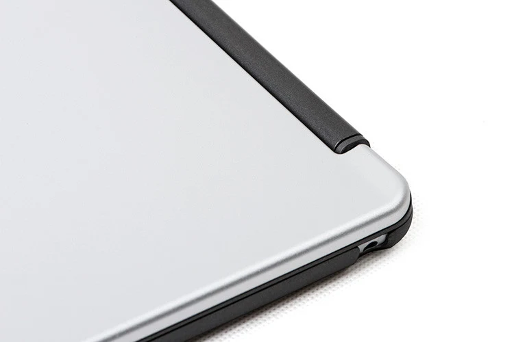 iPad Air 2 étui en aluminium avec clavier intégré (Liquidation)