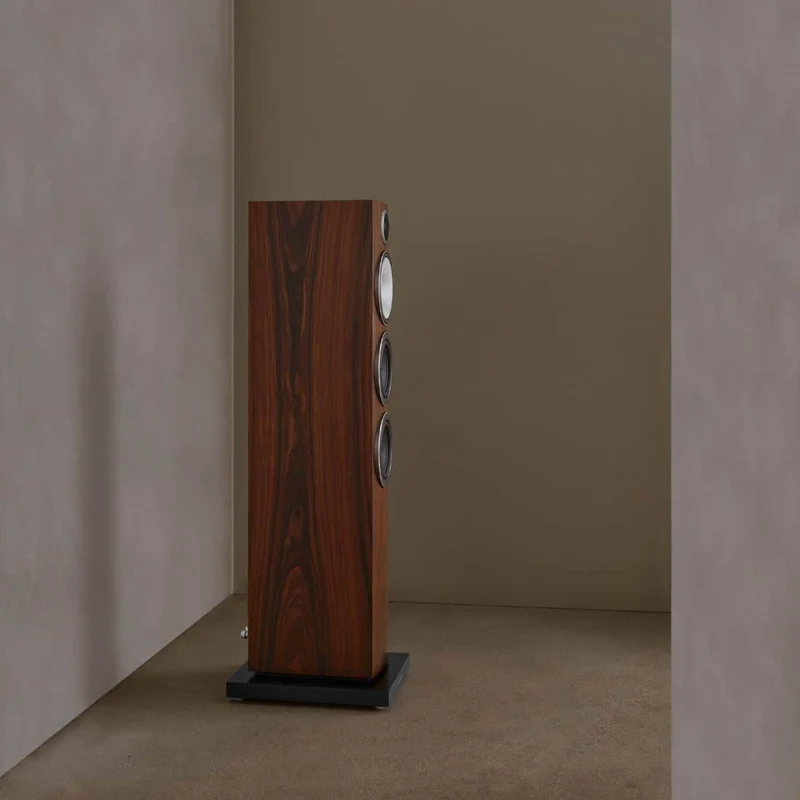 Bowers & Wilkins 704 S3