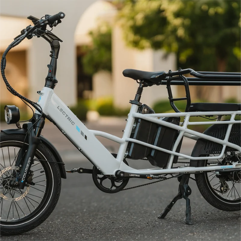 XPedition2 Stratus White Dual-Battery + FREE Running Boards, Cushions, Elite Headlight, Suspension Seat Post, Orbitor ($545 Value)