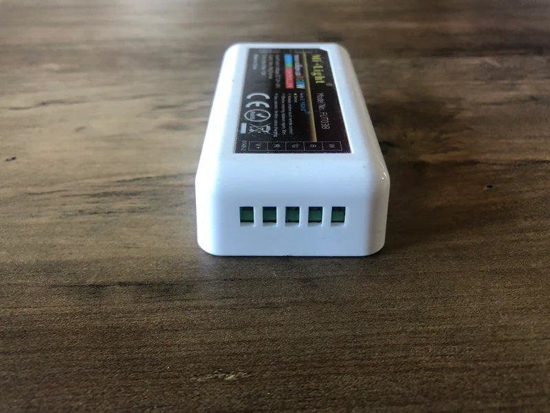Contrôleur RF sans fil pour DEL RGBW - NTFUT-CTRL-RGBW-ACO