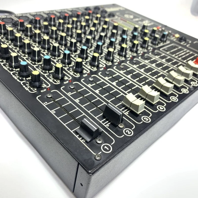 Studiomaster DIAMOND 8-2 Analog Mixer - USED