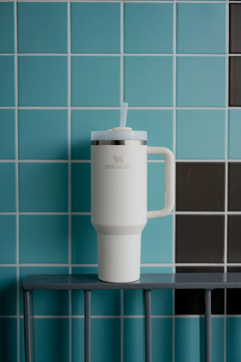 Gourde Stanley Cream Tonal - Quencher 2.0 - 1.2L